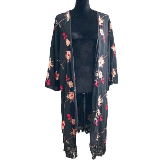 🌺UMGEE Black Embroidered Fringe Duster Kimono 1 in Size S and 1 in Size Large🌺 - Picture 3 of 6